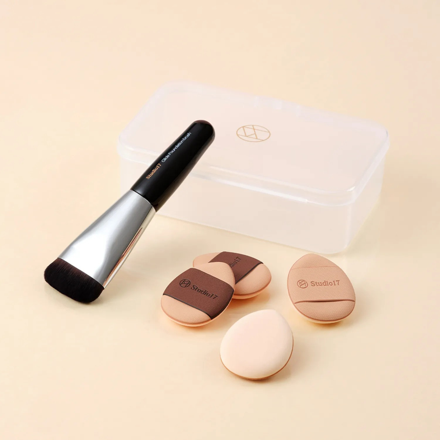 STUDIO17 Skinfit makeup kit (Puff 4ea+Foundation Brush
1ea)